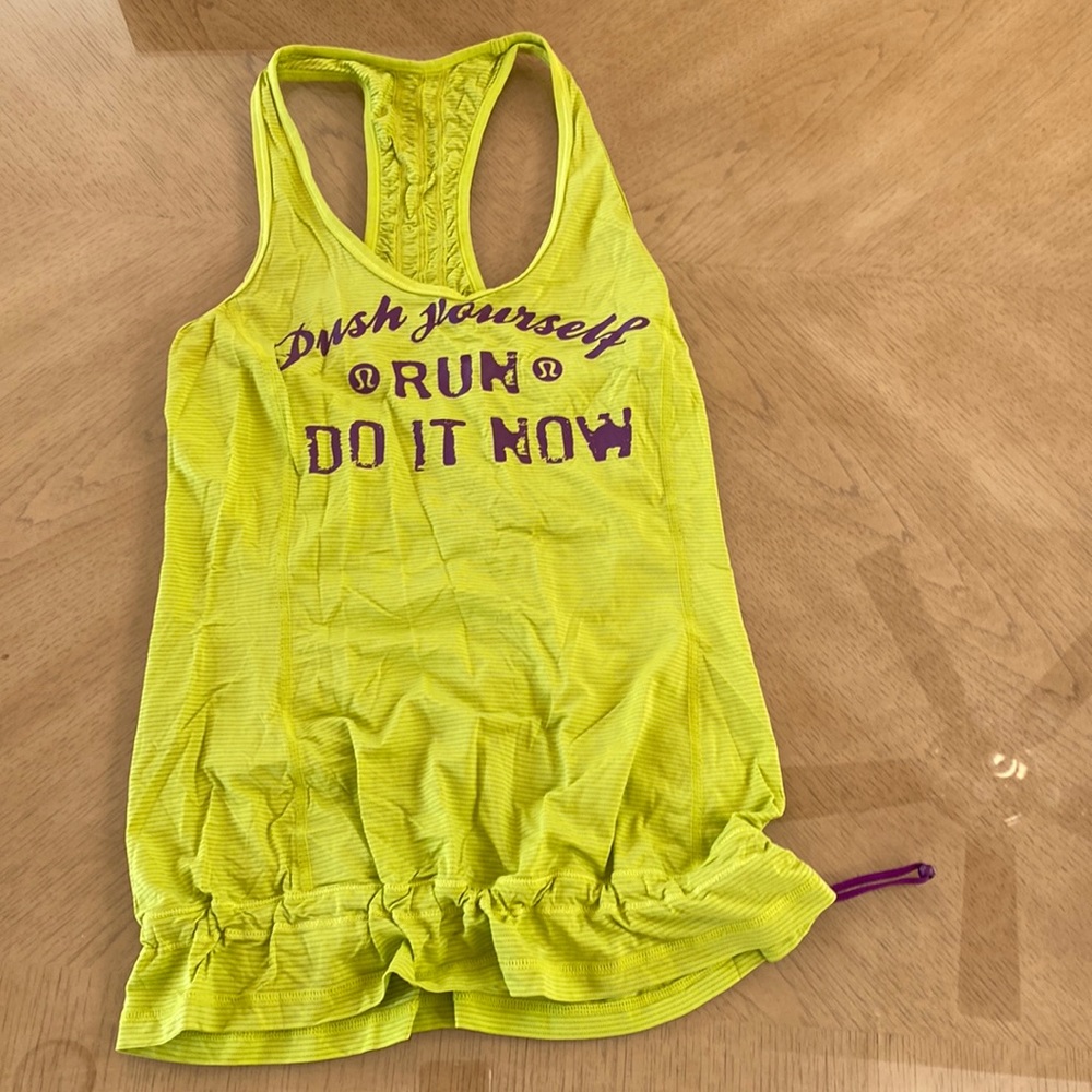 Lululemon top